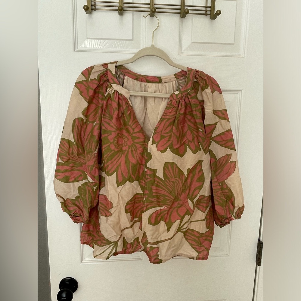 Velvet by Graham & Spencer Floral Lightweight Blouse Medium